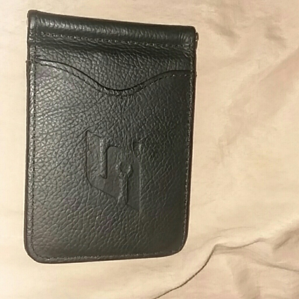 Snapback wallet